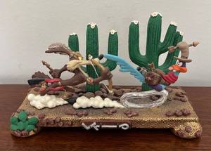 lot 110R image: MB - Ron Lee Limited Edition Looney Tunes Wile E. Coyote and Roadrunner Statue