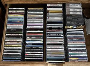 lot 178R image: LR - Large Collection of Classic and Pop Music CDs