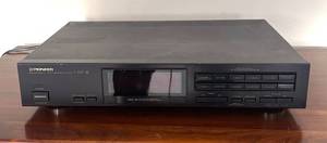 lot 188R image: MB - Pioneer F-449 FMAM Digital Synthesizer Tuner