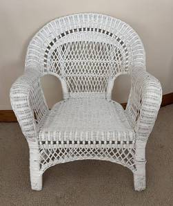 lot 224R image: LL  - White Wicker Chair with Curved Back