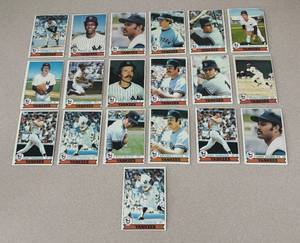 lot 282R image: MB - Collection of 15 Vintage New York Yankees Baseball Cards