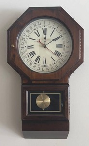 lot 286R image: LL  - Beautiful Vintage Bulova Calendar Wall Clock