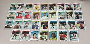 lot 293R image: MB - Collection of Vintage NHL Hockey Sports Cards