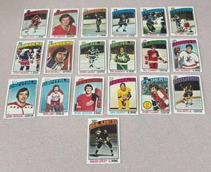 lot 305R image: MB - 1970s NHL Hockey Card Collection