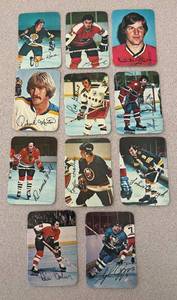 lot 306R image: MB - Collection of 11 Vintage Hockey Player Sports Cards