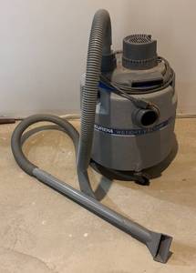 lot 307R image: TR - Eureka WetDry Vacuum Cleaner with Hose and Attachment