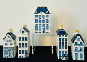 lot 46C image: P - Set of 5 Blue Delft KLM Bols Dutch Canal House Miniature Bottles