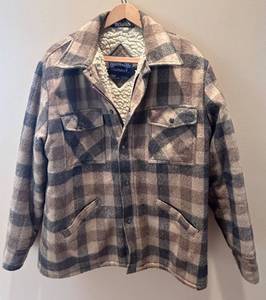 lot 213C image: P - Northern Summit Plaid Sherpa-Lined Jacket Size L 4244