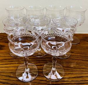 lot 220C image: DR - Set of 8 Vintage Etched Crystal Wine Glasses
