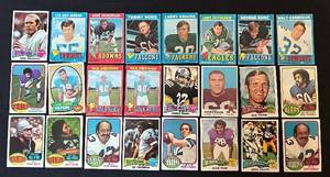 lot 253C image: DR - Lot of 20 Vintage Football Trading Cards Assorted NFL Teams