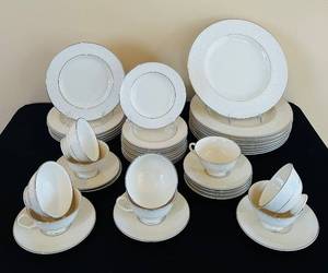 lot 324C image: K - China Dinnerware Set with 9 Large Plates, 6 Medium Plates, 10 Small Plates, 9 Cups and Saucers