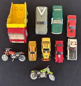 lot 327C image: P - Lot of 10 Vintage Diecast Toy Cars and Motorcycles Including Hot Wheels