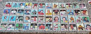 lot 378R image: K - Collection of Vintage Hockey Sports Cards Featuring a Variety of NHL Teams