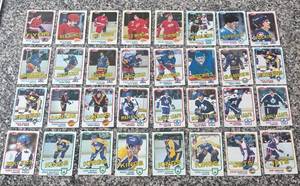 lot 427R image: K - Set of Vintage Topps Hockey Sports Cards Assorted Teams
