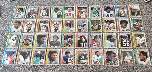 lot 531R image: DR - Lot of Vintage NFL Football Trading Cards Assorted Players