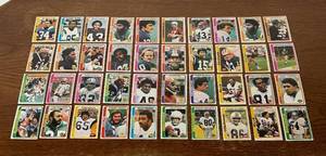 lot 571R image: DR - Lot of Vintage Football Sports Cards Assorted Teams and Players