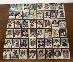 lot 586R image: DR - Collection of Vintage Baseball Sports Cards Featuring MLB Players