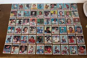 lot 632R image: DR - Collection of Vintage NHL Hockey Trading Cards Assorted Teams and Players