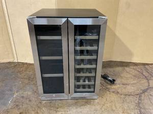 Nipus 24 in. Dual Zone 20-Bottle and 65-Can Beverage & Wine Cooler Four Door Handles Wine Fridge Removable Shelves in Silver