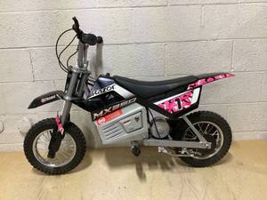 lot 444 image: Razor Dirt Rocket MX350
