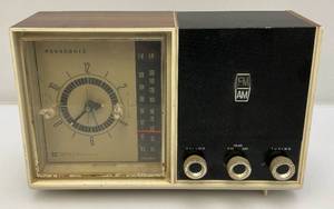 lot 81 image: Vintage Panasonic AmFm Clock Radio Model RC 7538