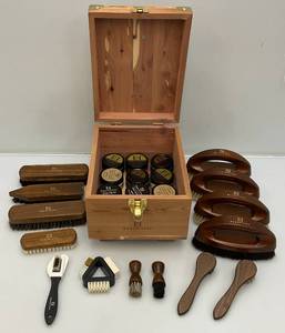lot 84 image: Footfitter Brand Wooden Shoeshine Box With Shoeshine Items