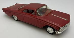 lot 174 image: Vintage Highly Collectible 1960 Pontiac Bonneville Dealer Promo Car With Wheel Adjustment Lever On Bottom 8 Missing Back Bumper