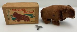 lot 178 image: Very Old 1930s-40s Key Wind Bear Made In Occupied Japan in Original Box (Works)