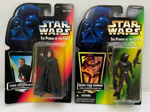 lot 199 image: 1996 STAR WARS Power Of The Force Action Figures (New Old Stock)