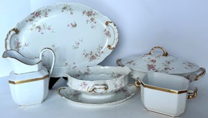 lot 29 image: Limoges France Porcelain Serving Set&nbsp