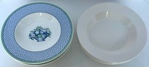 lot 88 image: Villeroy & Boch Provence Cassis and Syracuse China