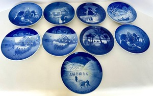lot 94 image: Royal Copenhagen Christmas Plates - 9-Design Set Jul Series