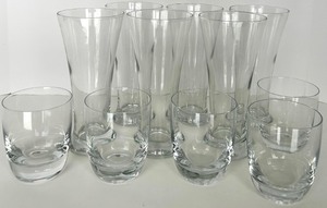 lot 213 image: Clear Glassware Set - Low balls and Pilsners