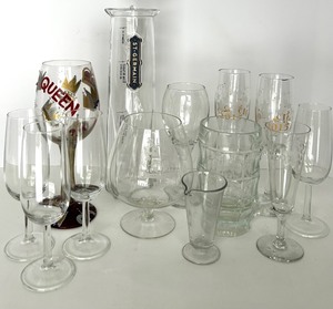 lot 225 image: Assorted glassware set including St Germain decanter