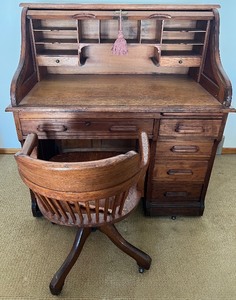 lot 6 image: Vintage Antique Roll-top Desk - Chicago Desk Co. with Chair