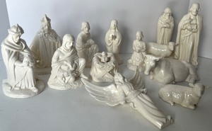 lot 39 image: Vintage Holland Molds Nativity Scene Figures - White Ceramic Porcelain Set