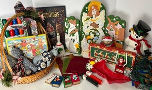 lot 42 image: Assorted Vintage Christmas Decor Lot&nbsp