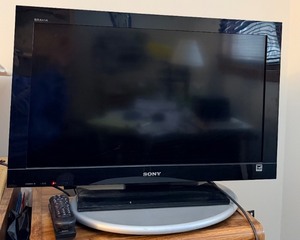 lot 47 image: Sony Bravia 31 TV with Xfinity Remote