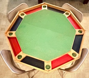 lot 104 image: Octagonal Folding Card Table - Green Felt Top & Cup Holders Along with 4 Samsonite Folding Chairs