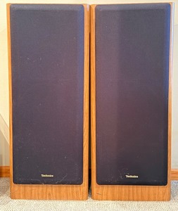 lot 110 image: Technics SB-A31 3-Way Speaker System - Pair