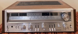 lot 114 image: Stereo Receiver - Pioneer SX-880