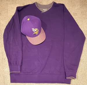 lot 118 image: Vikings Hat - New Era NFL & Antigua Vikings Shirt