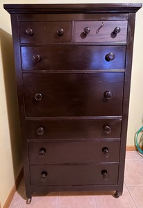 lot 123 image: Tall Dresser - Dark Wood with 2 Small Top Drawers & Keyhole with Key