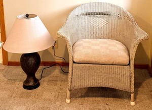 lot 102 image: Wicker Armchair & Table Lamp - Removable Cushioned Seat