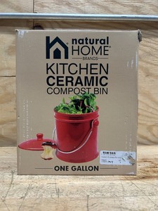 lot 43 image: Ceramic Compost Bin