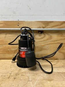 lot 60 image: Ironton 18 HP 1IN. Submersible Pump