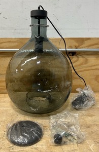 lot 118 image: Progress Lighting 500063