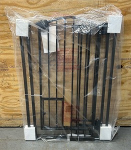 lot 127 image: Carlson Pet Products Extra Tall Arched Walk-Through Pet Gate