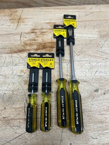 lot 131 image: Stanley Screwdrivers (lot of 4)