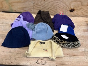 lot 142 image: Lot of 10 hats